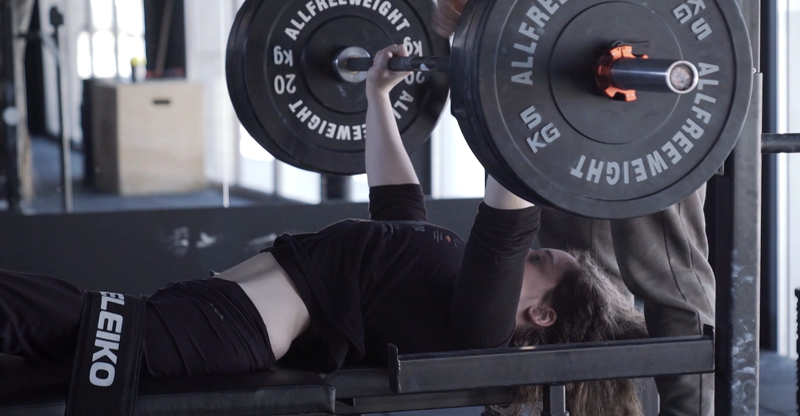 Loida Zabala levanta el oro en la Copa del Mundo de Tokio