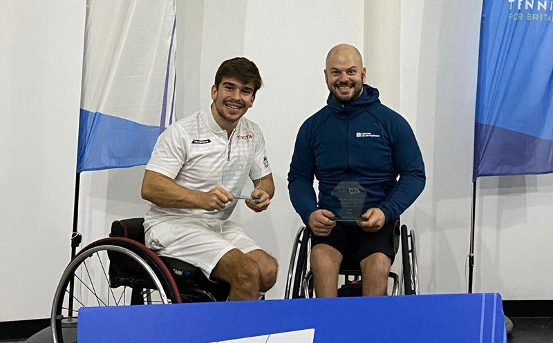 Martín de la Puente, campeón de dobles en Bolton