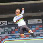 Ricardo Ten luce nuevo maillot arcoíris de campeón del mundo