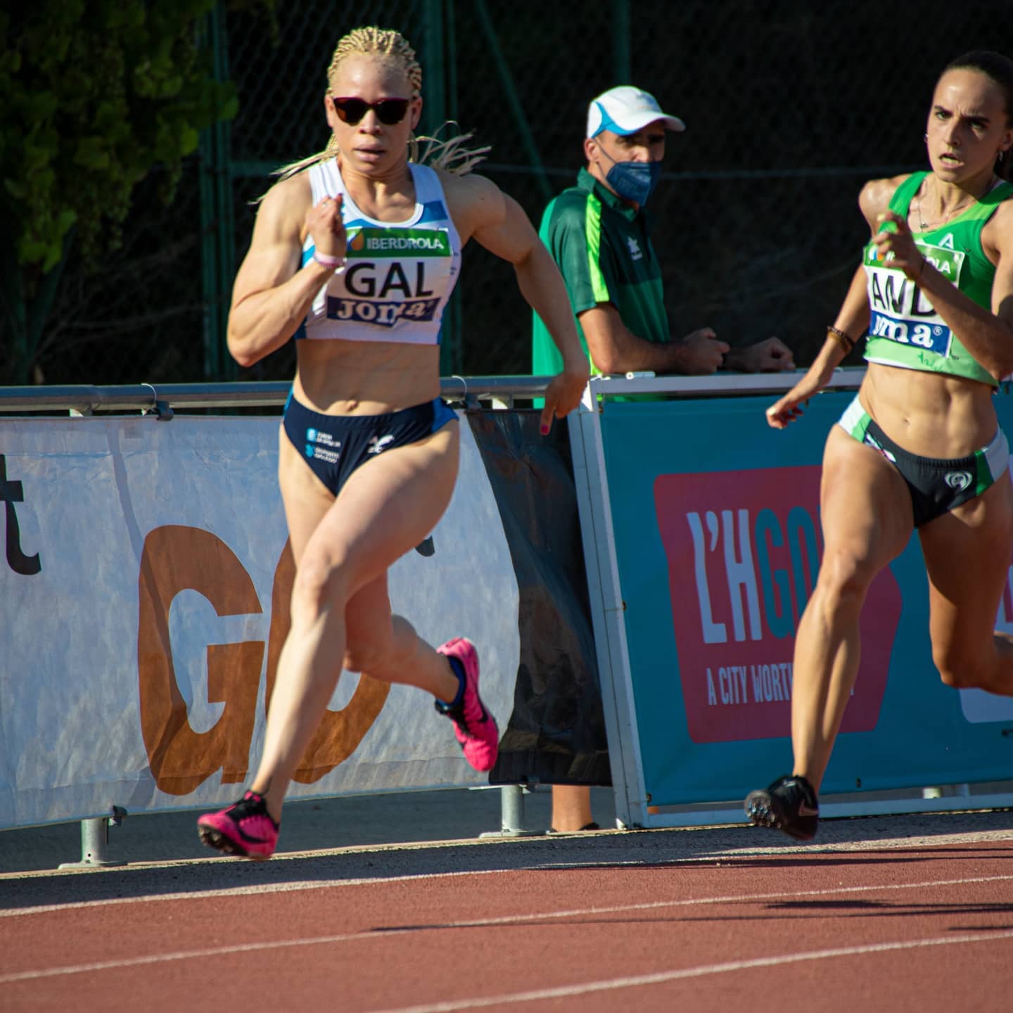 Adi Iglesias, la gacela de trenzas doradas que crece ante la adversidad