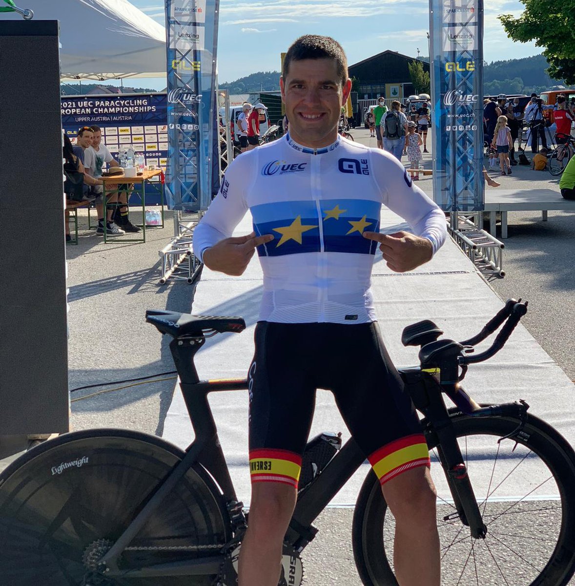 Eduardo Santas, un ‘todoterreno’ en el velódromo y en la carretera