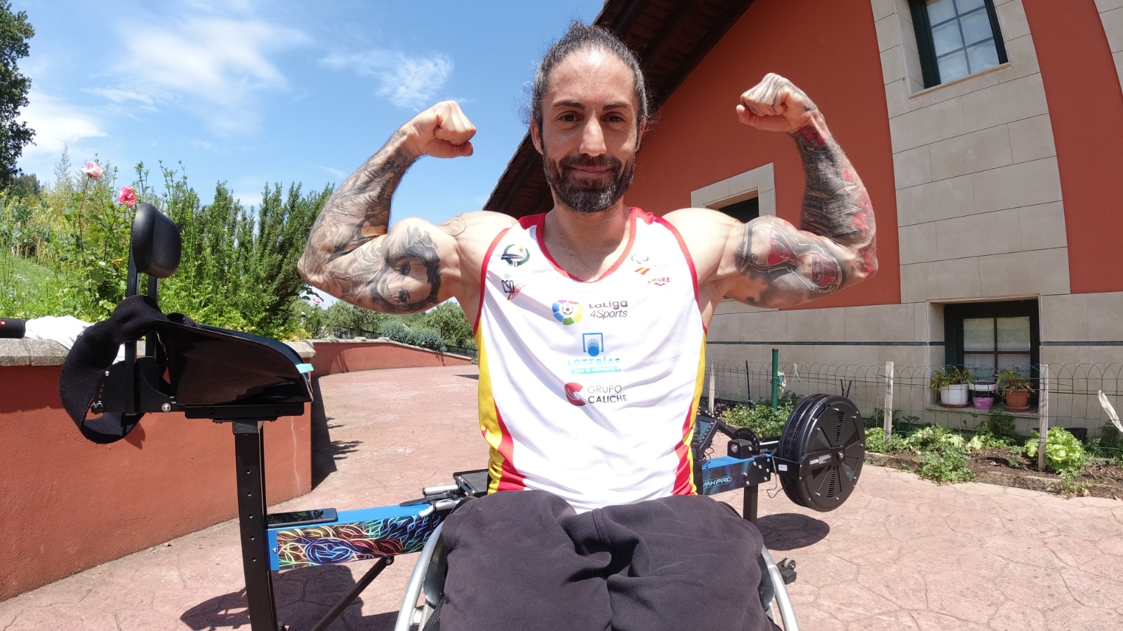 Higinio Rivero navega con paladas vigorosas hasta Tokio