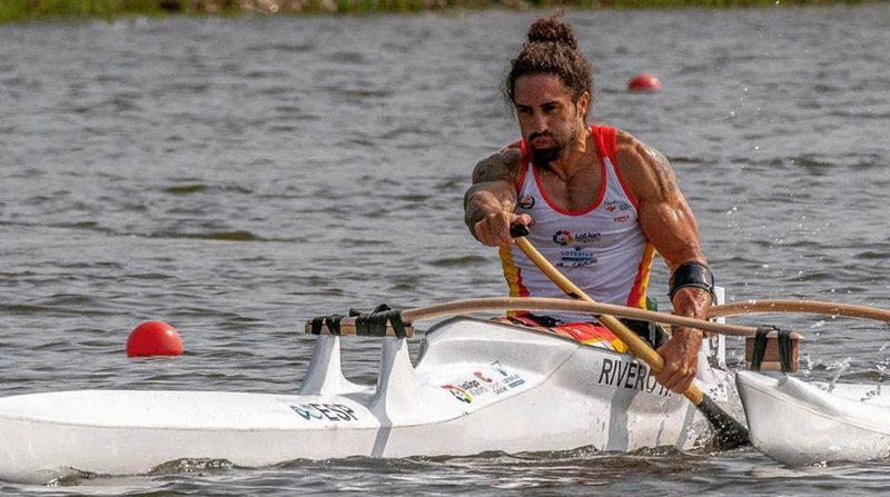 Higinio Rivero navega con paladas vigorosas hasta Tokio