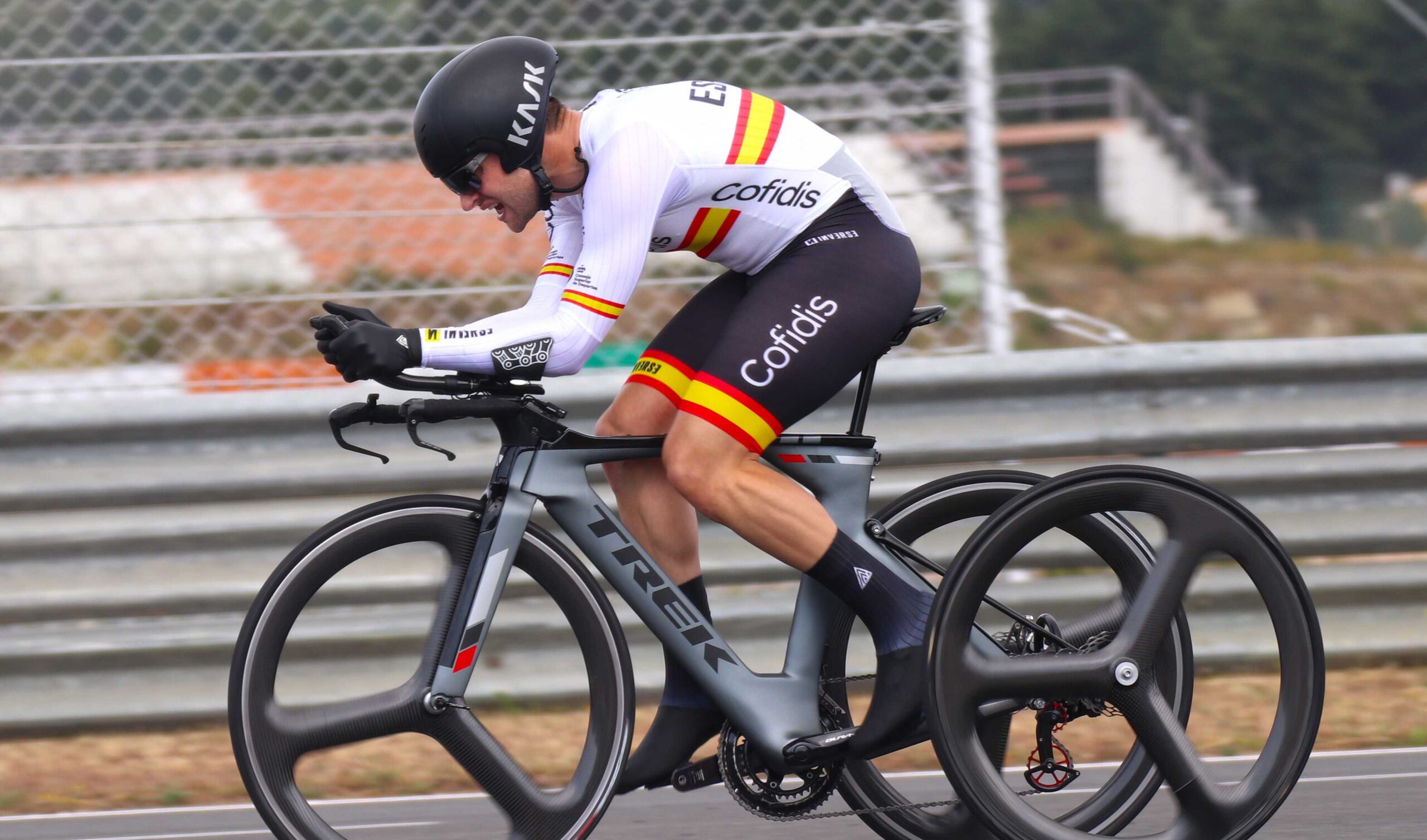 Joan Reinoso, un rayo de esperanza sobre el triciclo