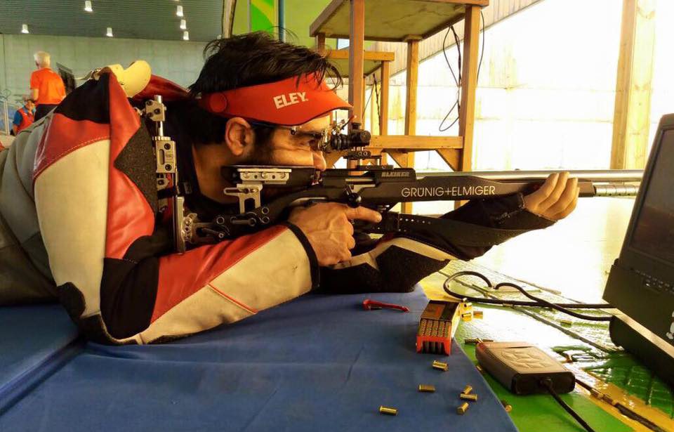 La carabina de Juan Saavedra apunta con precisión a las medallas
