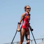 Rakel Mateo, una perseverante triatleta entre muletas