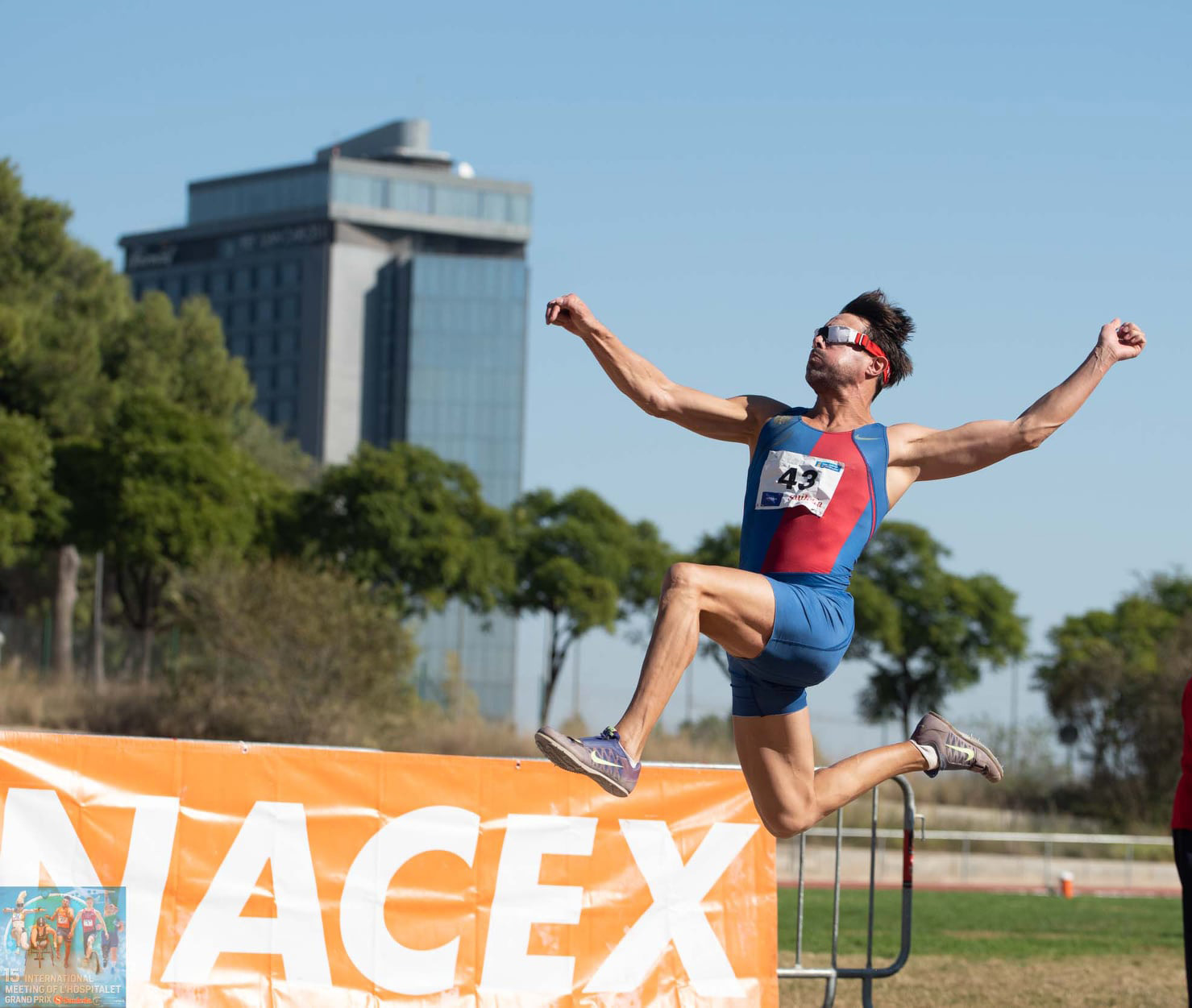 Xavi Porras, dos décadas de altos vuelos sobre la arena