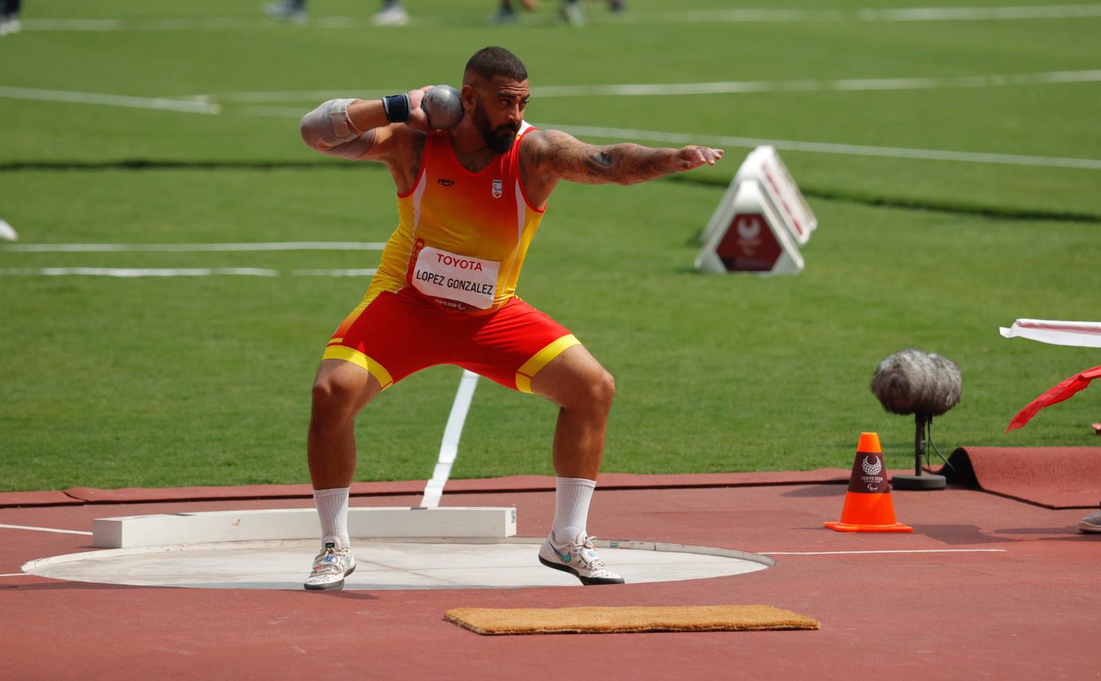 La bestia Kim López, ‘bombazos’ de oro en Tokio