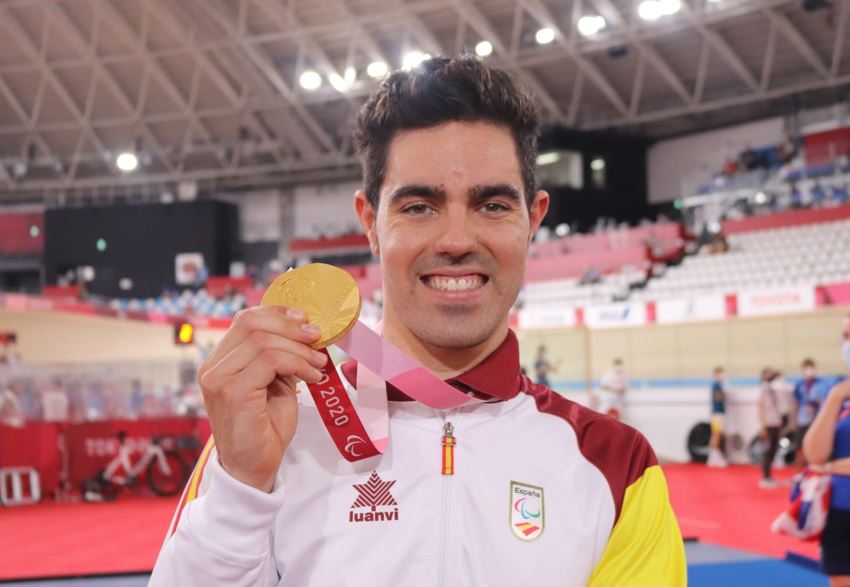 El voraz Alfonso Cabello, ‘rey’ del kilómetro en el velódromo