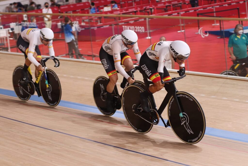 Ten, Jaramillo y Cabello, un tridente de bronce en velocidad por equipos