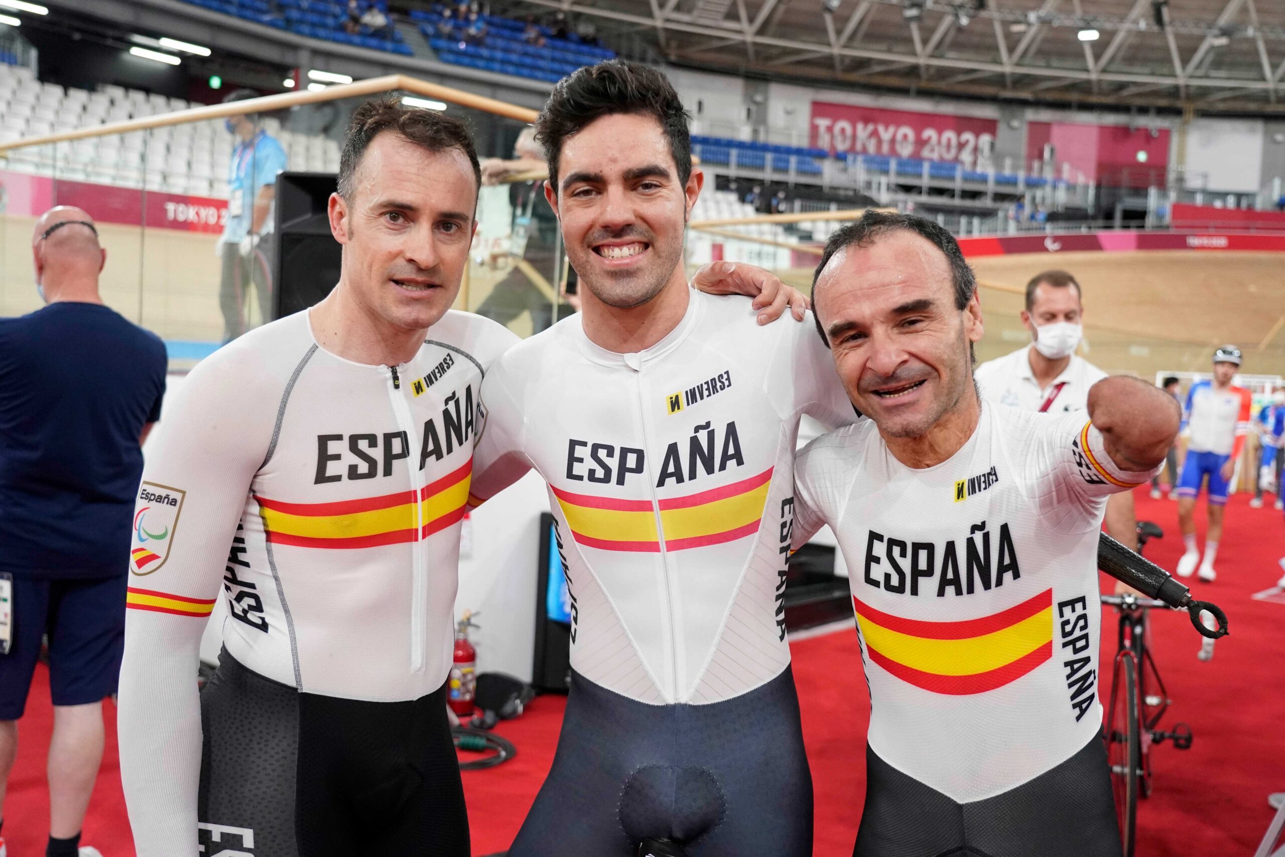 Ten, Jaramillo y Cabello, un tridente de bronce en velocidad por equipos