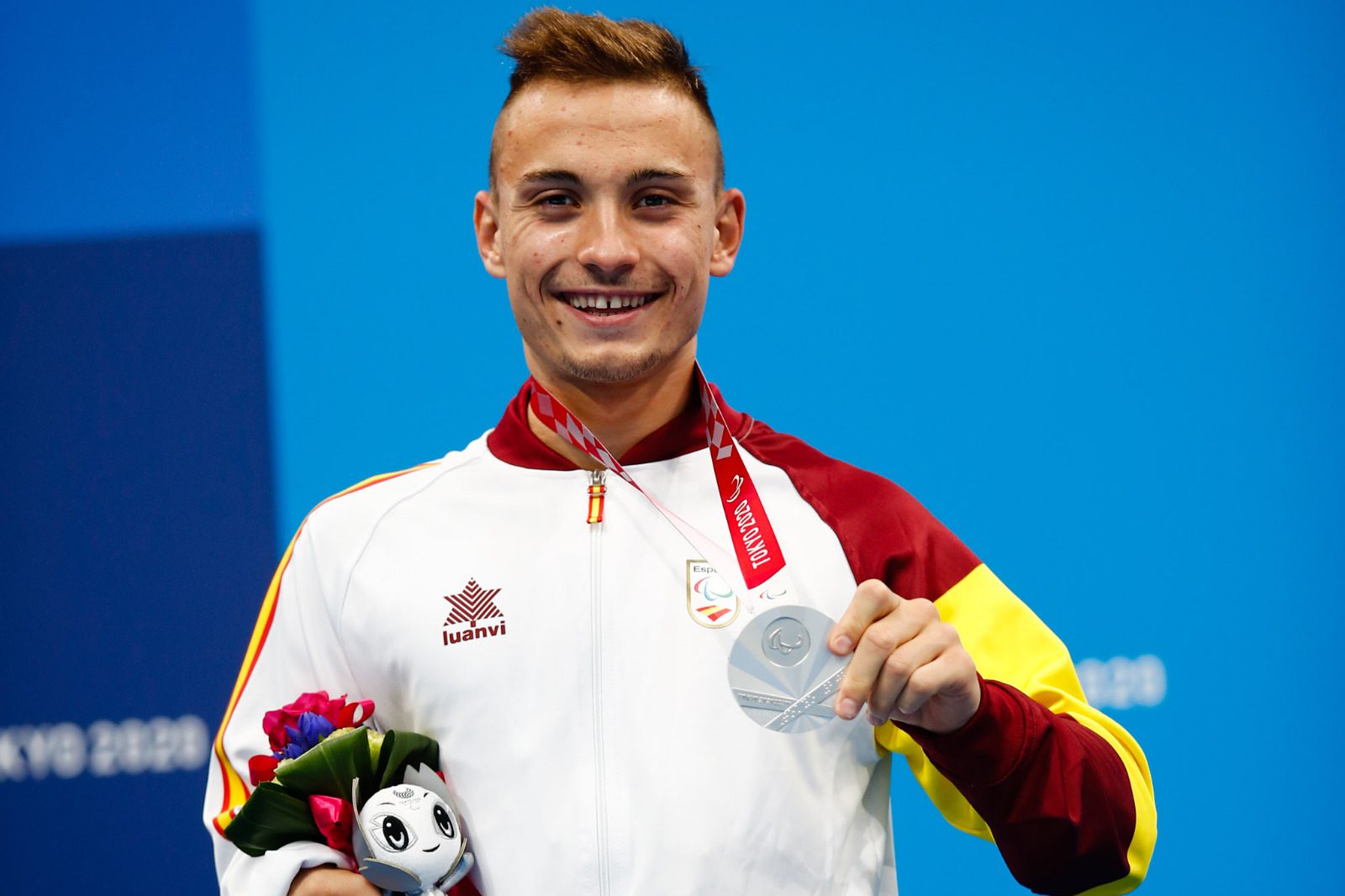 El donostiarra Íñigo Llopis alcanza la plata en 100 espalda  