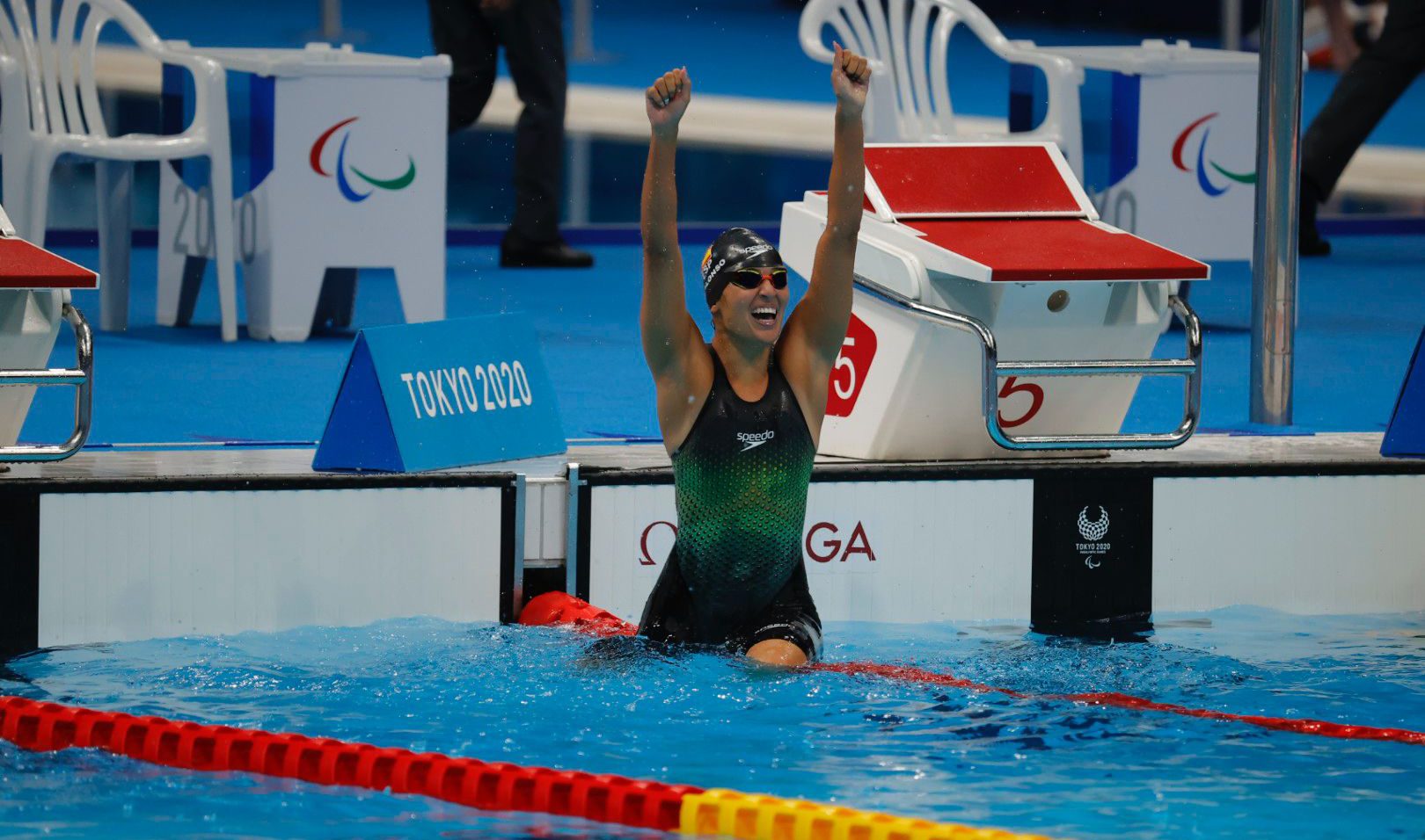 La 'Sirenita' Michelle Alonso alarga su tiranía en los 100 braza SB14