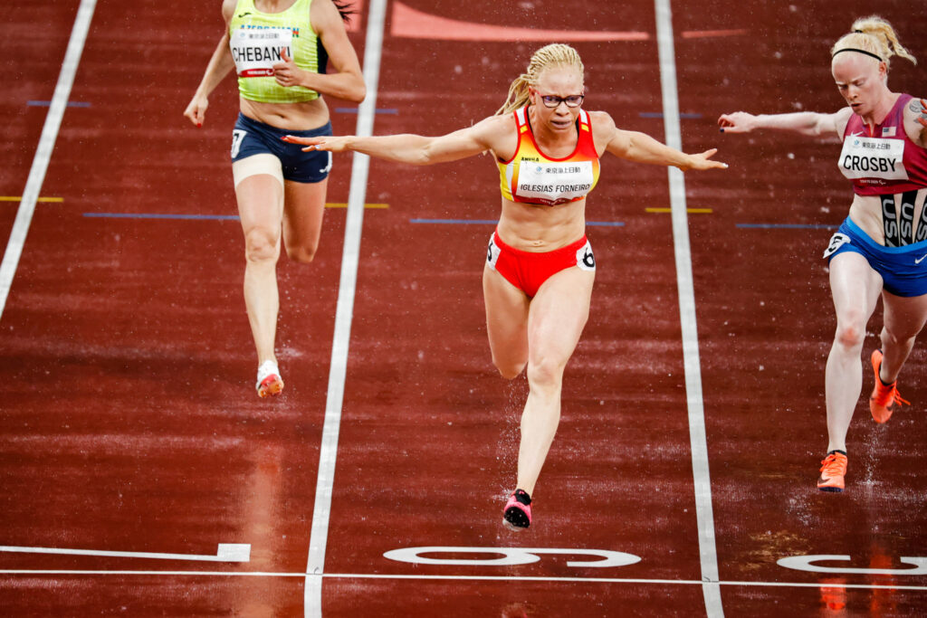 Adi Iglesias toma el relevo de Puri Santamarta sobre el tartán