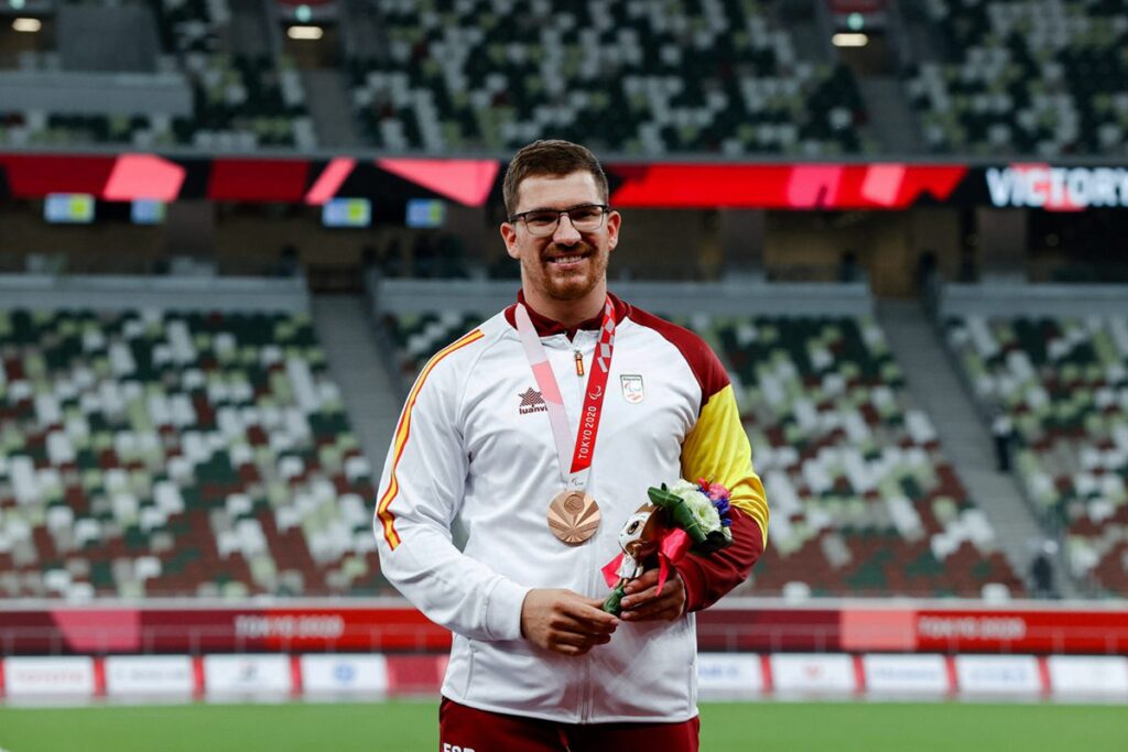 Héctor Cabrera caza el bronce paralímpico con la jabalina