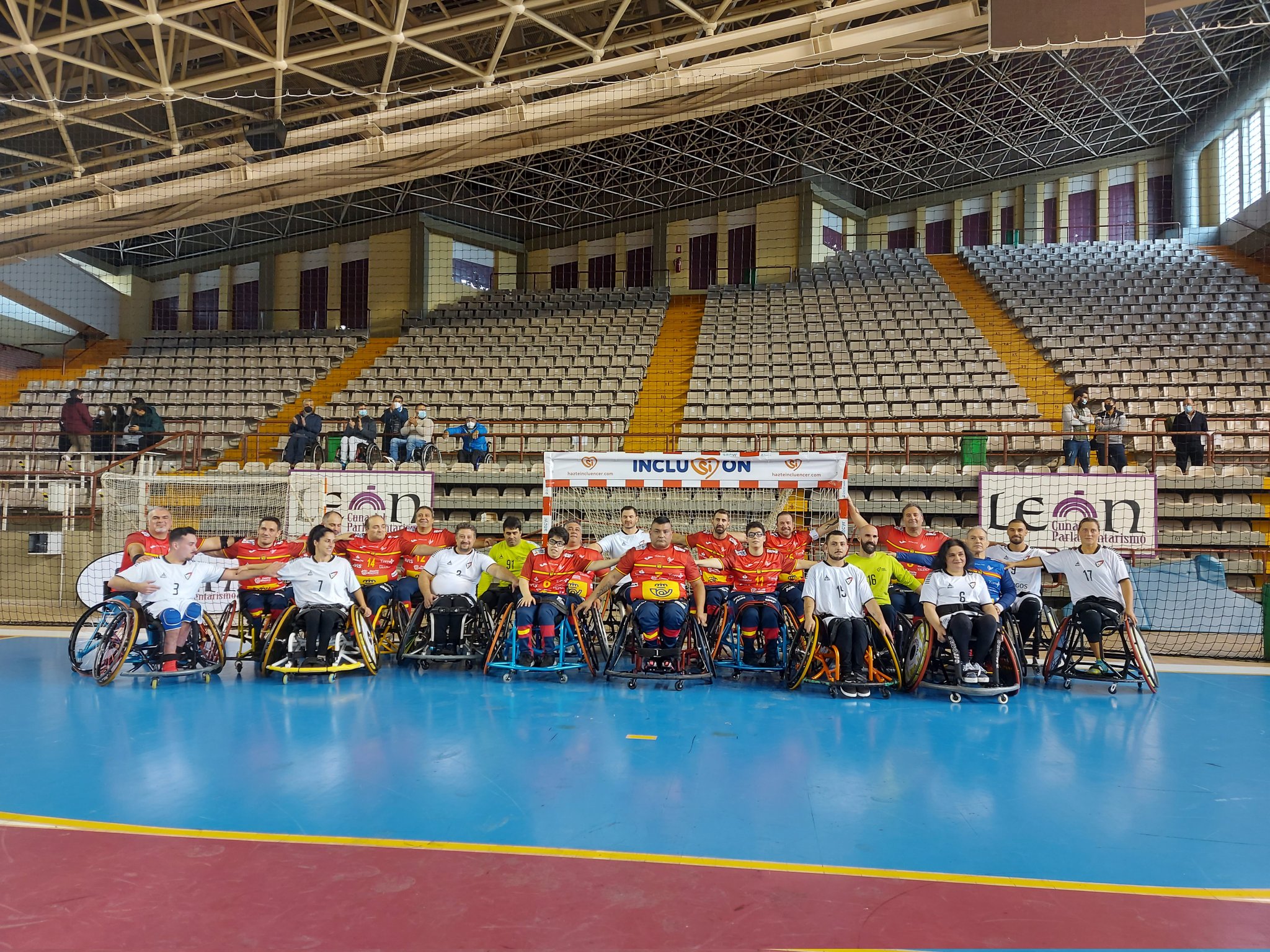 Bautismo ilusionante de los 'hispanos' del balonmano en silla