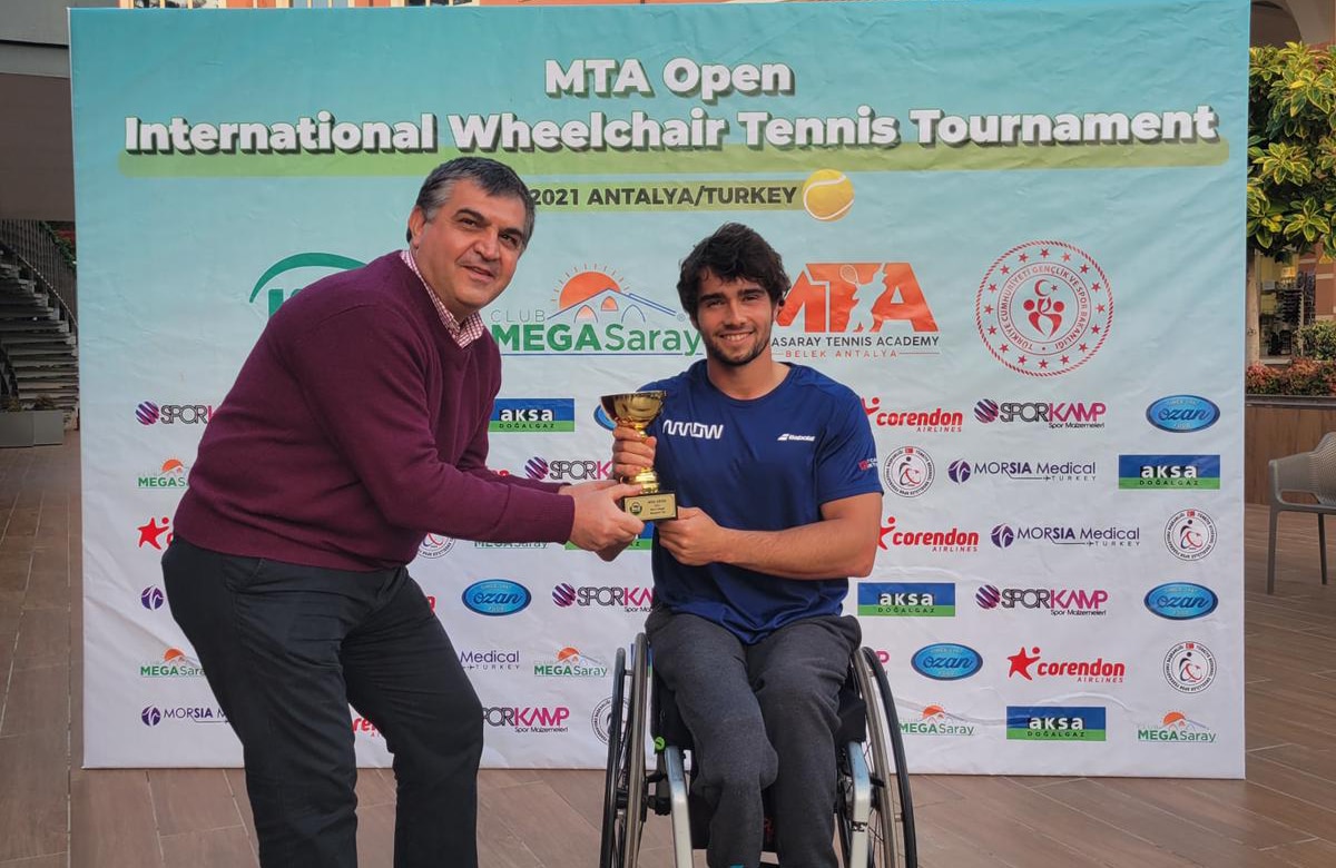 Dani Caverzaschi, campeón en dobles y finalista individual en Antalya