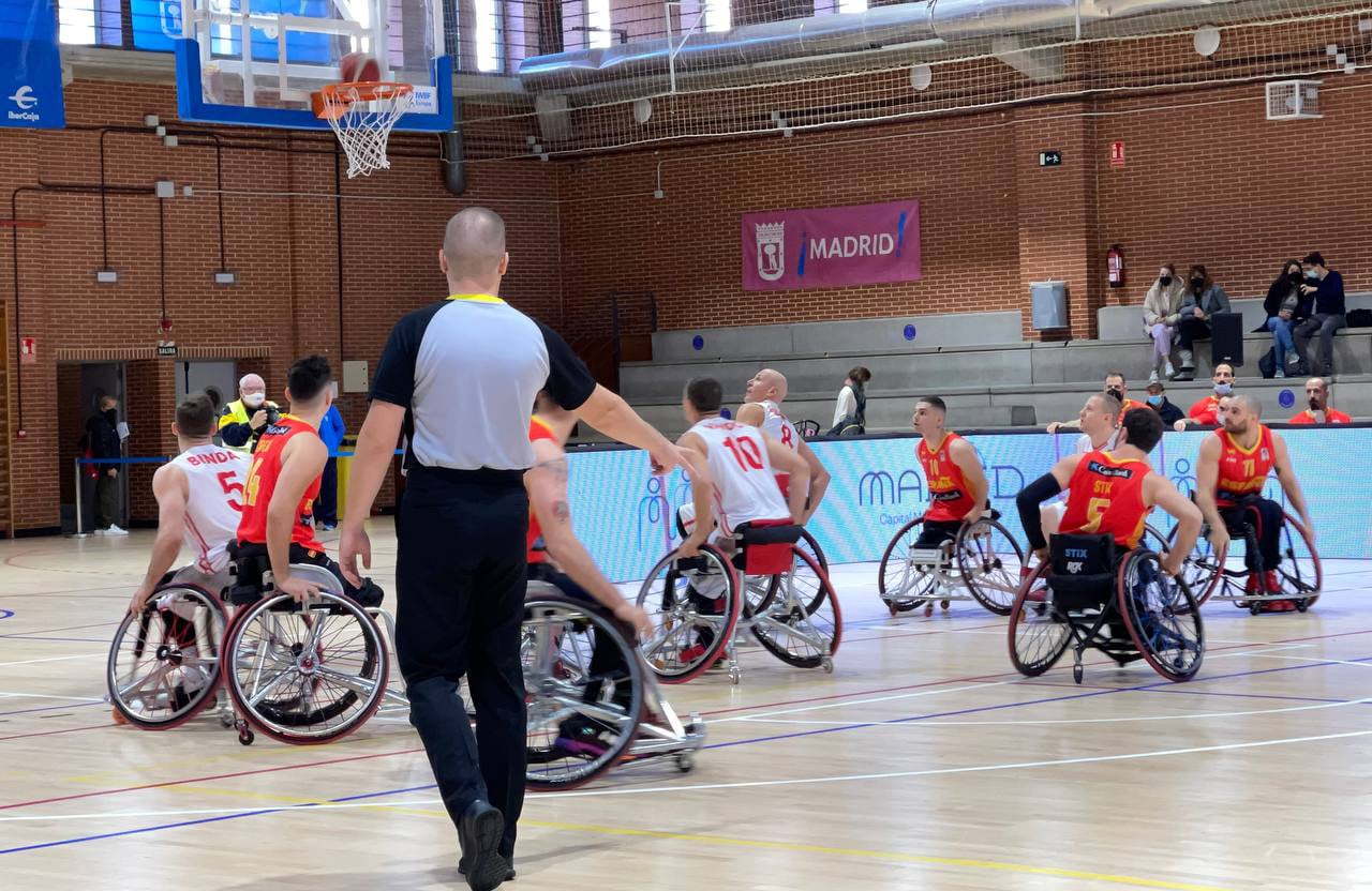 Jordi Ruiz apaga la rebelión de Suiza a base de triples