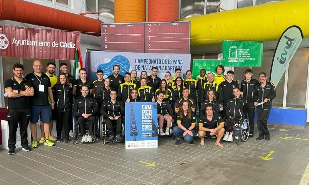 Marta Fernández y Tasy Dmytriv suman récords en la piscina de Cádiz