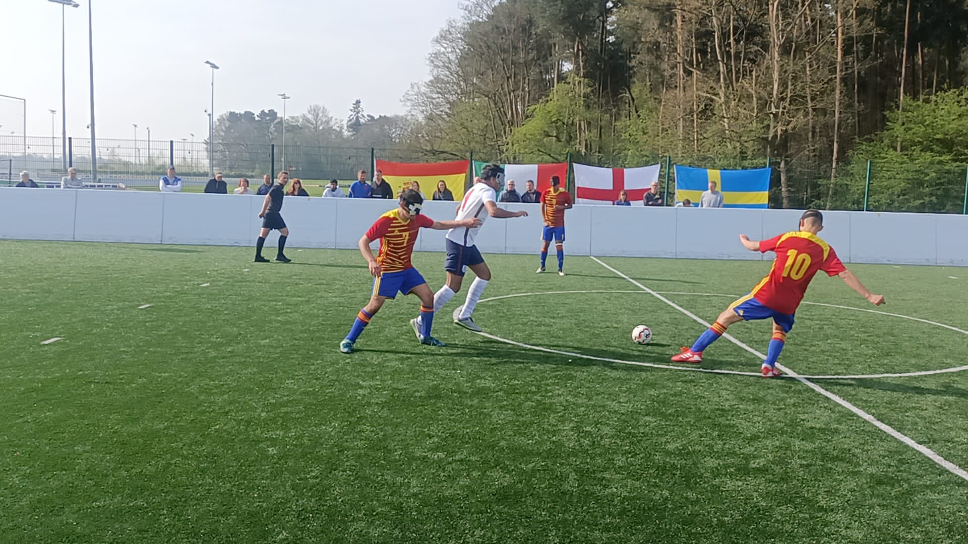 Una España renovada sucumbe en su primer ensayo para el Europeo