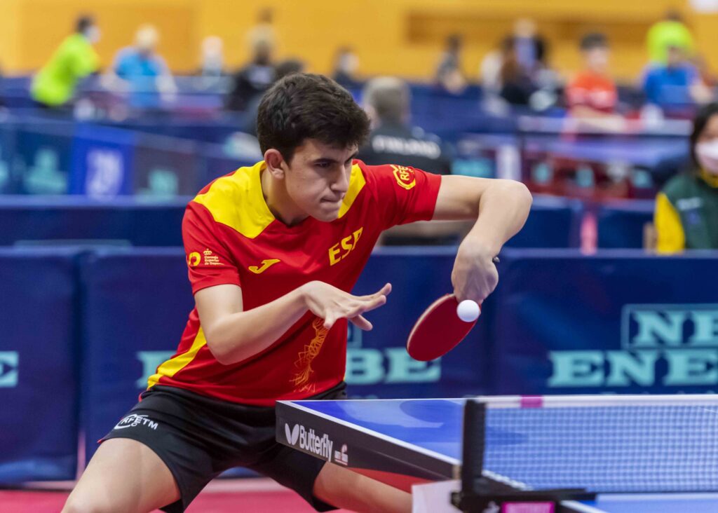 Un oro de Ander Cepas y tres bronces en el Open de Francia de tenis de mesa
