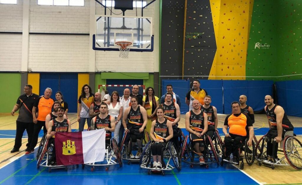 El Amiab Albacete alarga la fiesta al ganar el título de División de Honor