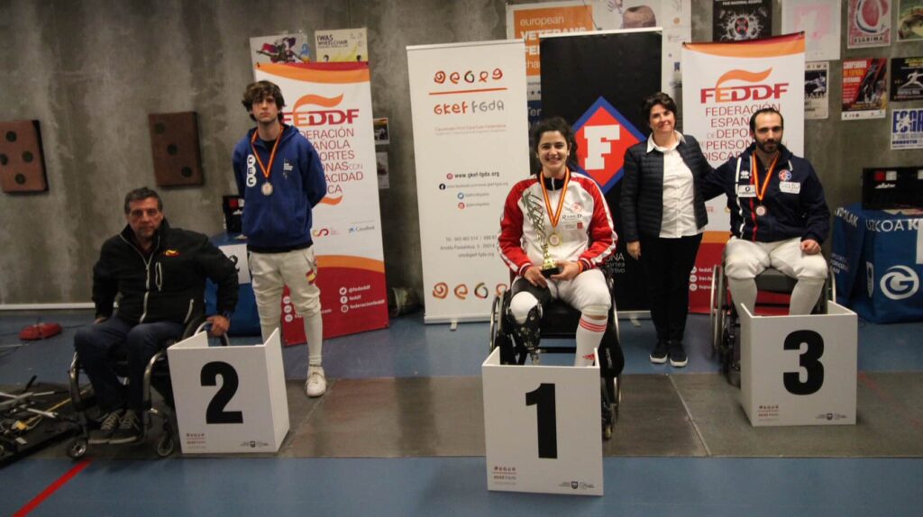Álex Prior, Iago Fernández y Judith Rodríguez, campeones de España en esgrima