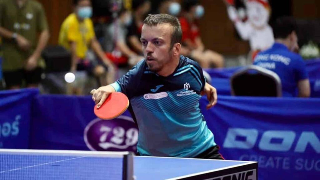 Alberto Seoane, bronce en Tailandia y billete para el Mundial de tenis de mesa