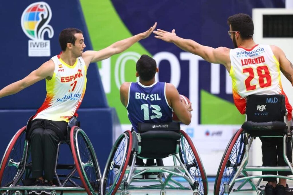 España disipa dudas y aplica el rodillo a Brasil en el Mundial