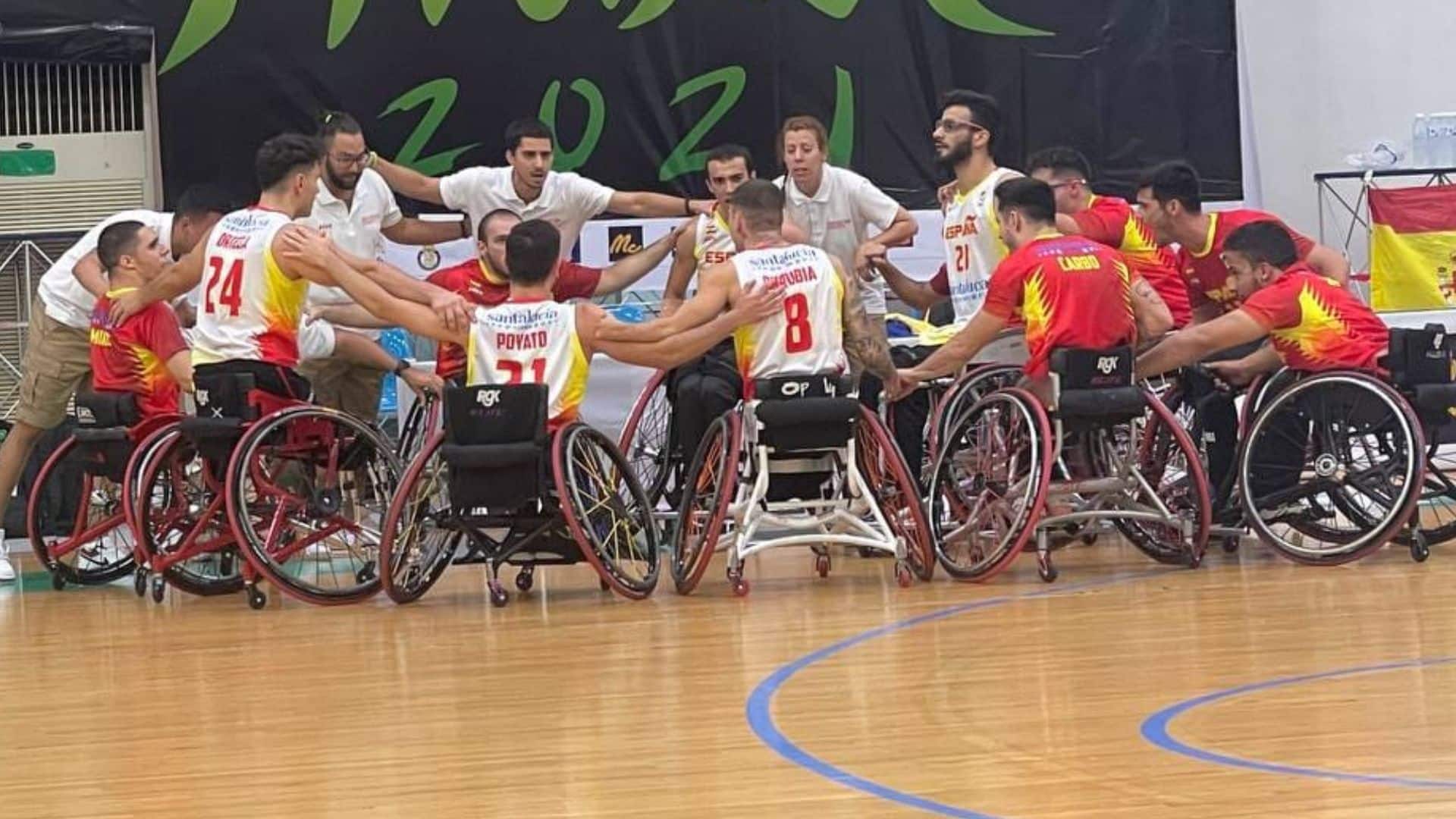 España vence con solvencia a Canadá y pone la directa a cuartos