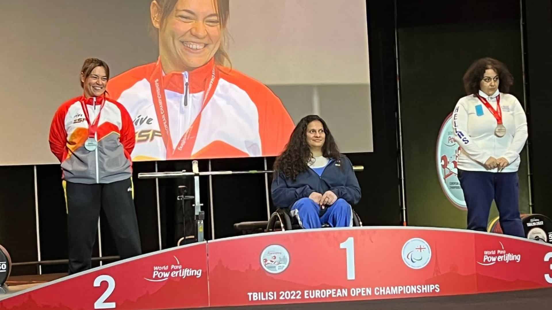 Montse Alcoba se cuelga la plata continental en halterofilia