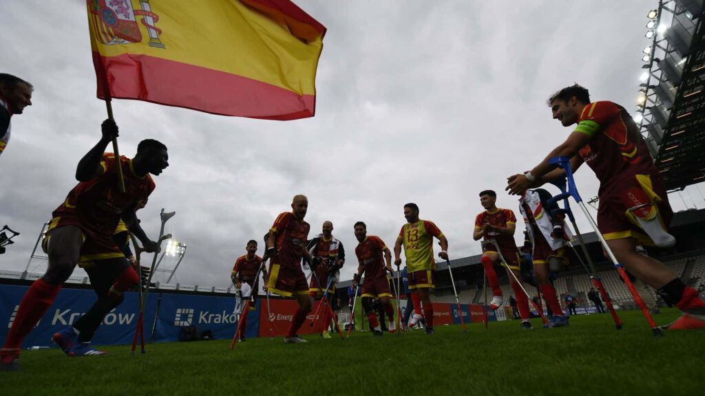 ‘La Roja’ para amputados, goles de superación entre muletas