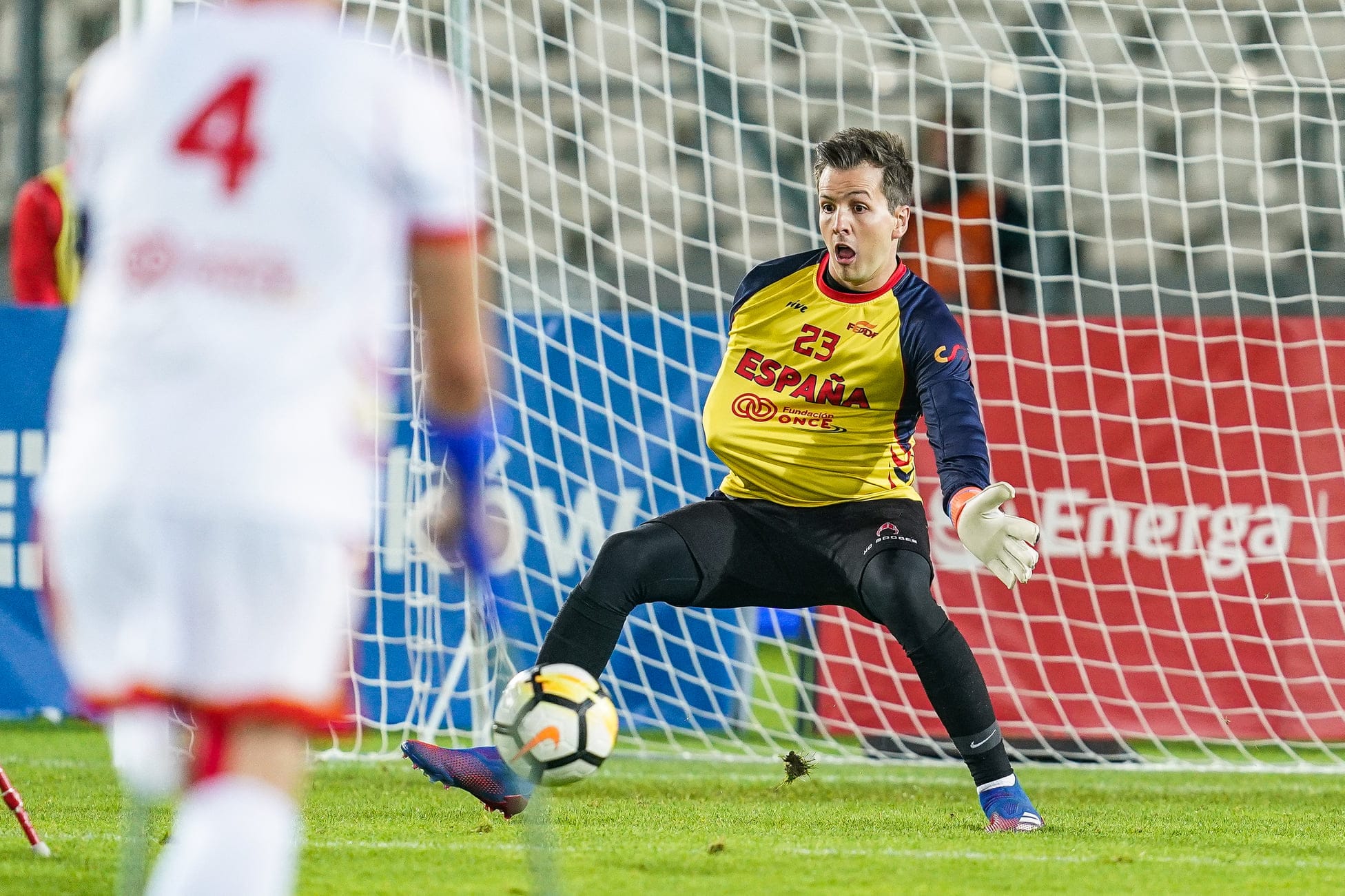 'La Roja' para amputados, goles de superación entre muletas