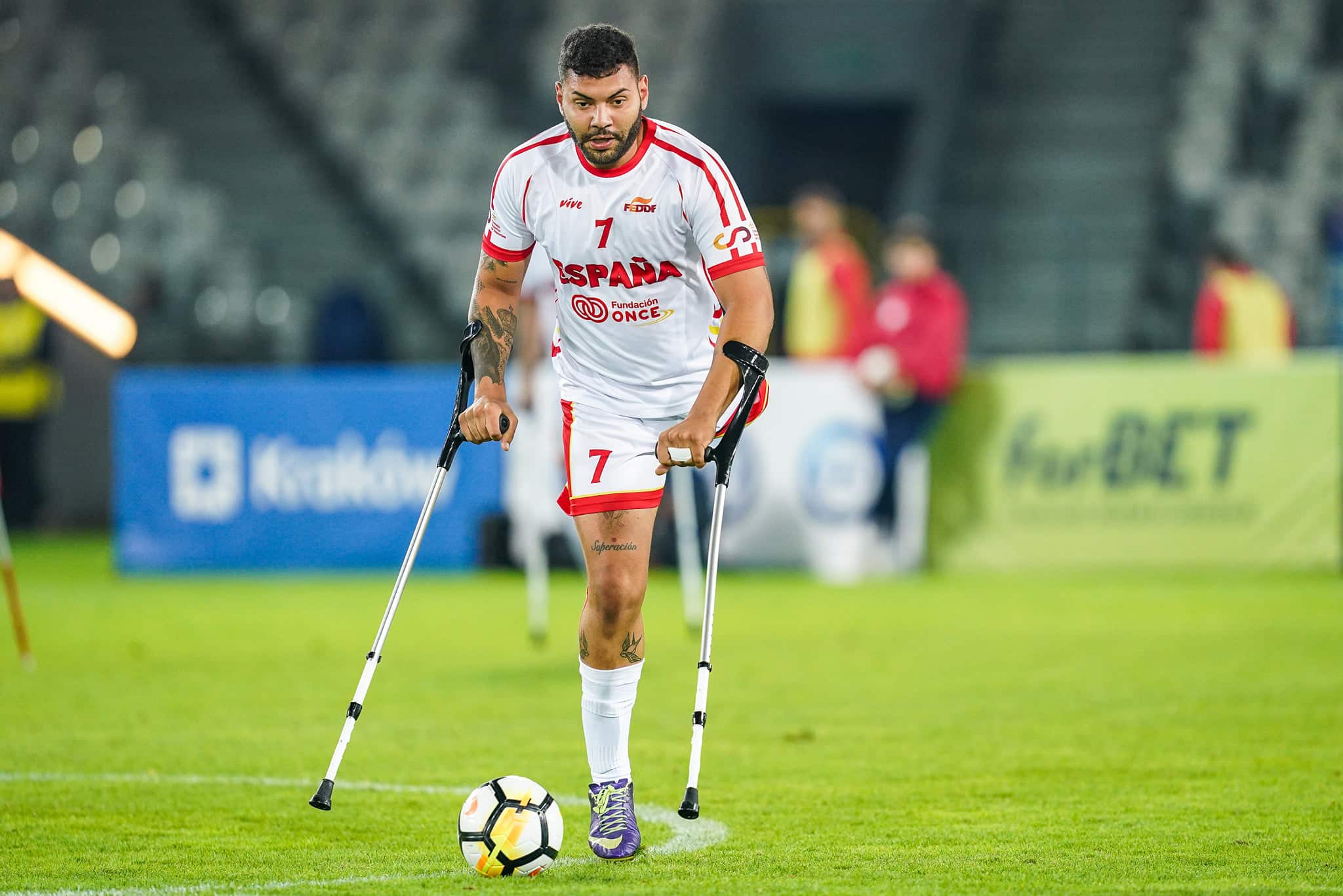 'La Roja' para amputados, goles de superación entre muletas