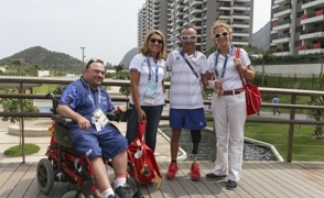 La infanta Doña Elena visita a los deportistas españoles en la Villa Paralímpica de Río