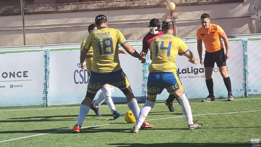 Sevilla arranca con brío para liderar la Liga de fútbol para ciegos