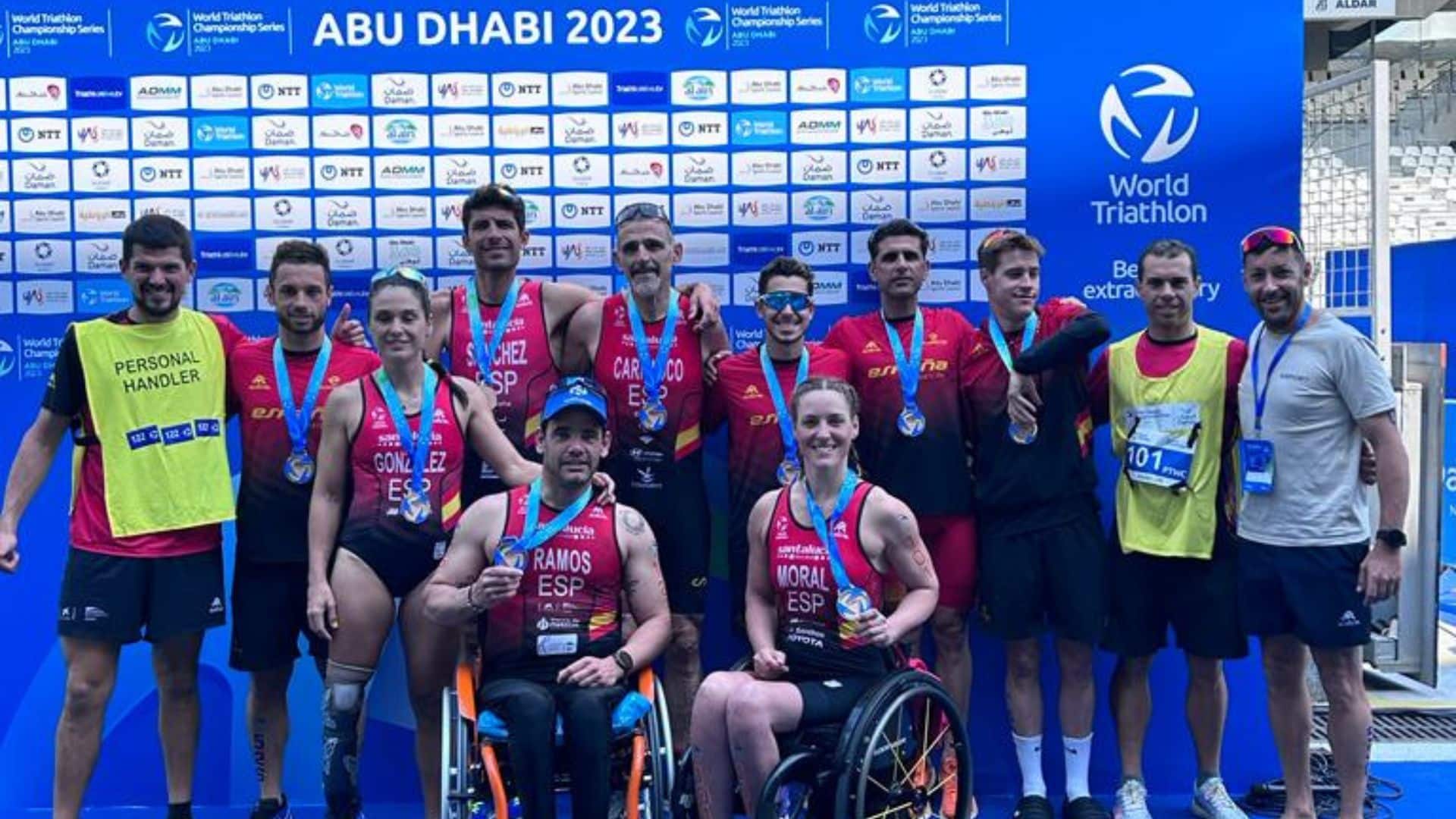 Ocho medallas para el triatlón en la Copa del Mundo de Abu Dabi