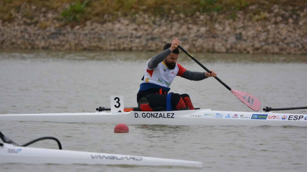 David Mella luce una plata en la Copa del Mundo de piragüismo