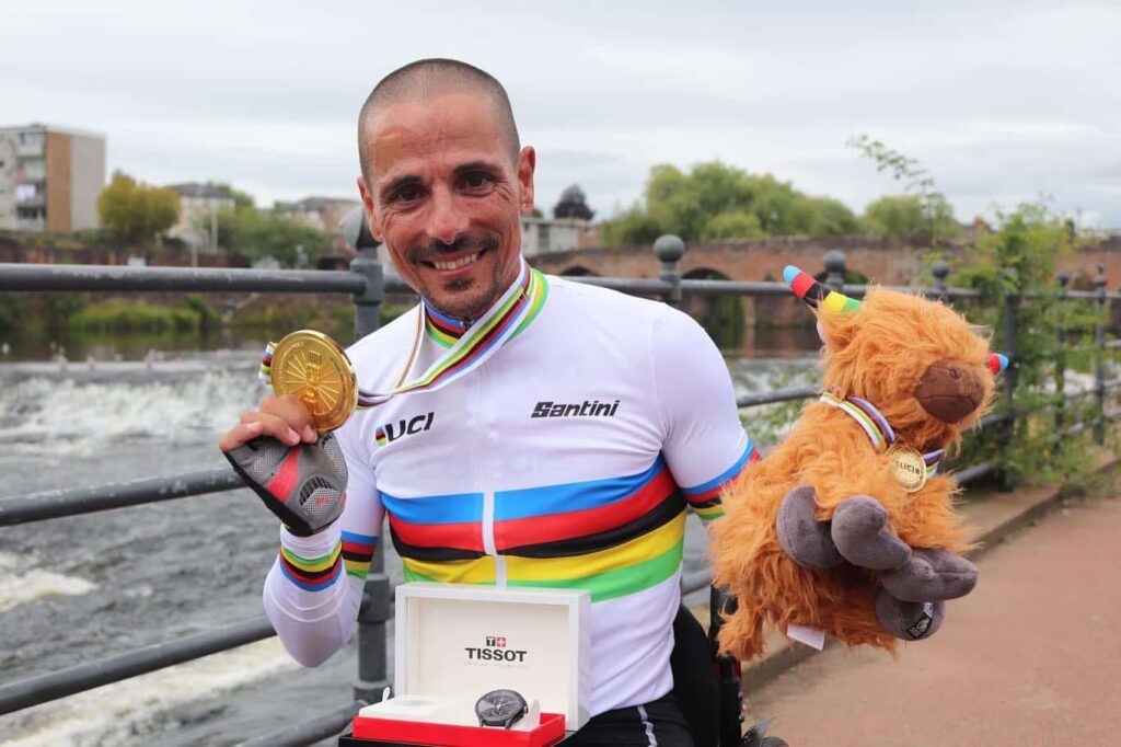 Sergio Garrote retiene el maillot arcoíris en la contrarreloj en handbike