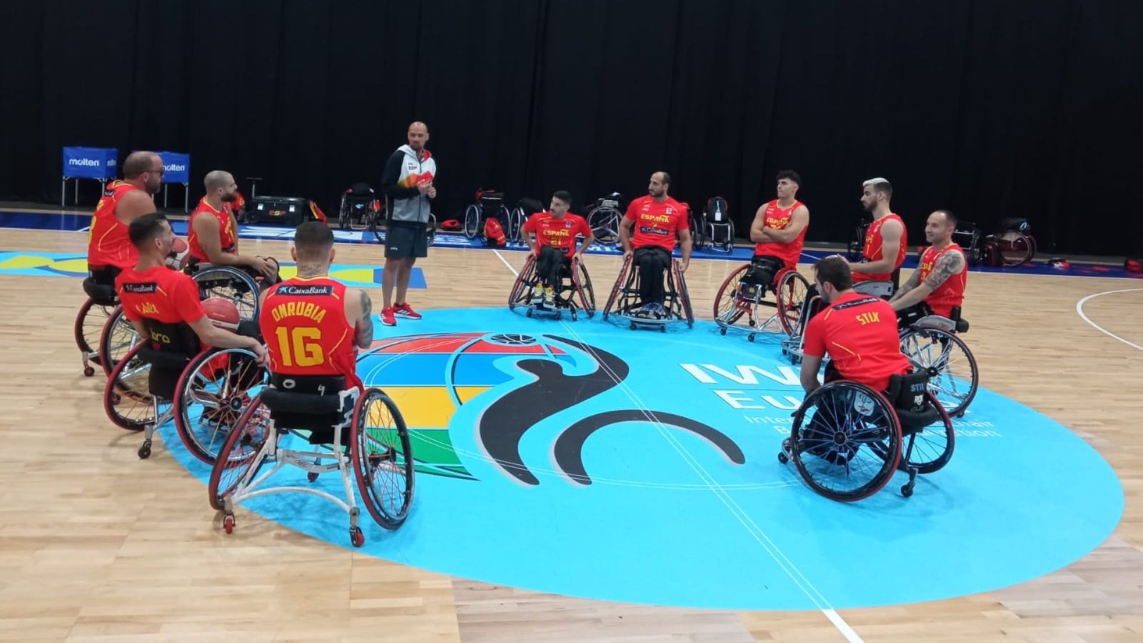 España inicia el Europeo con una victoria cómoda ante Polonia