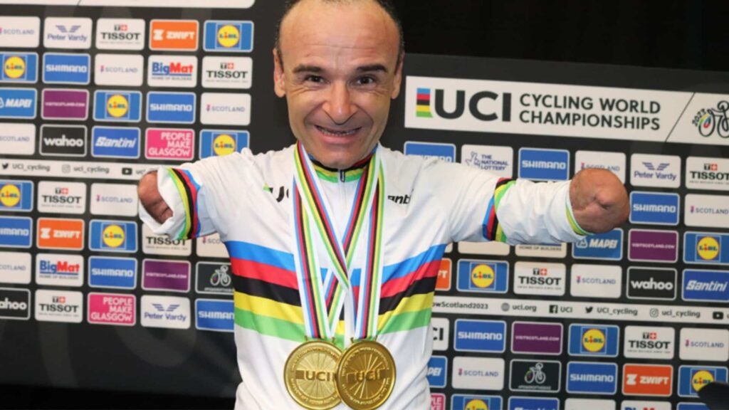 Un imparable Ricardo Ten, rey mundial del scratch y del ómnium