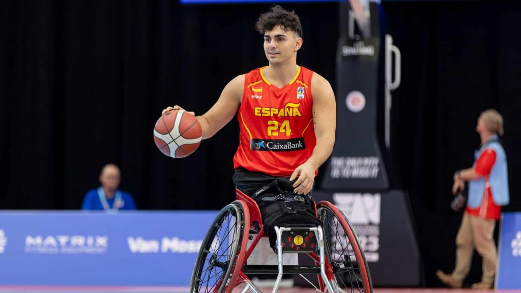 España sobrevive a la agonía, vence a Turquía y peleará por las medallas