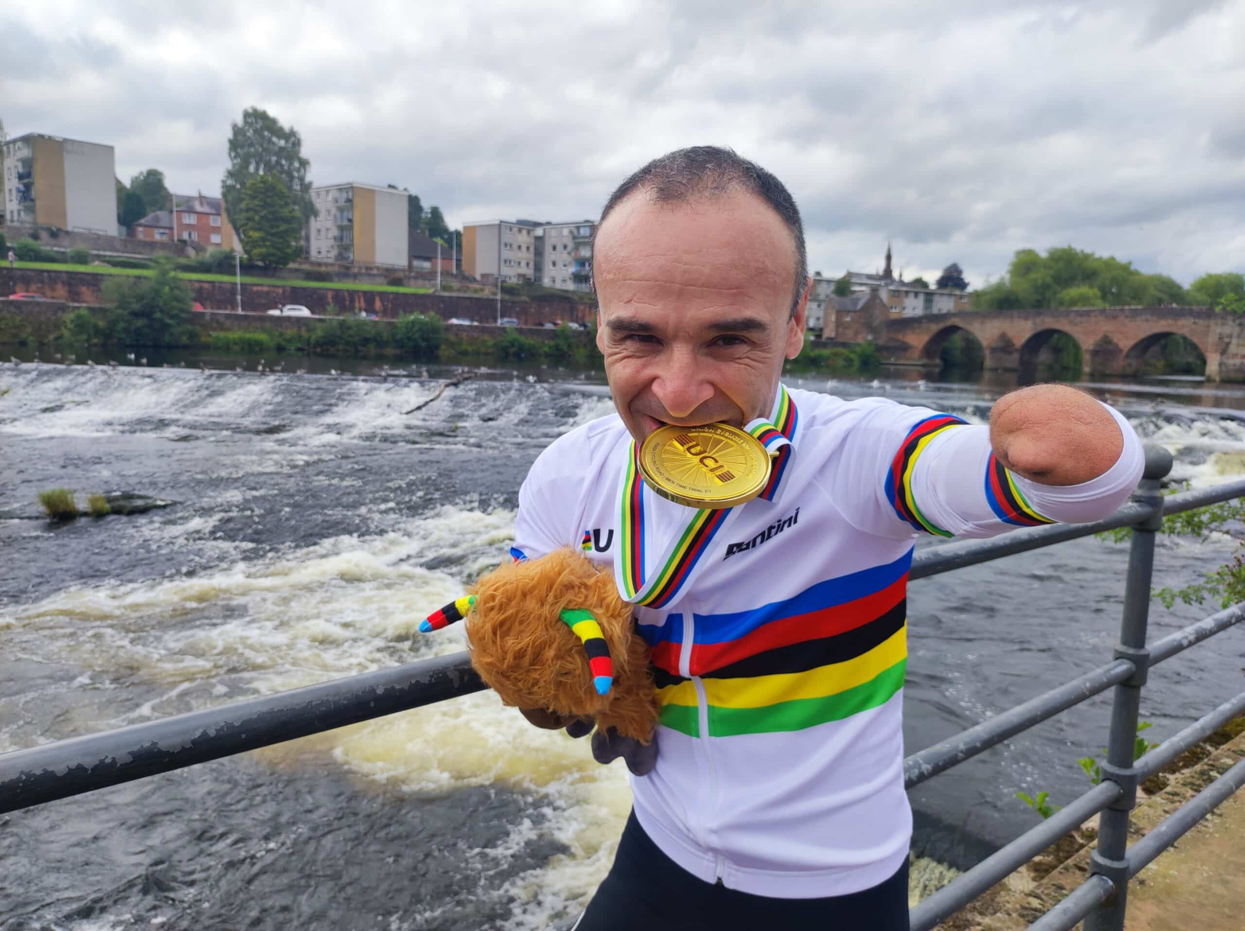 El intratable Ricardo Ten también reina en la contrarreloj