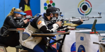 Juan Saavedra dispara al bronce en el Europeo de Granada