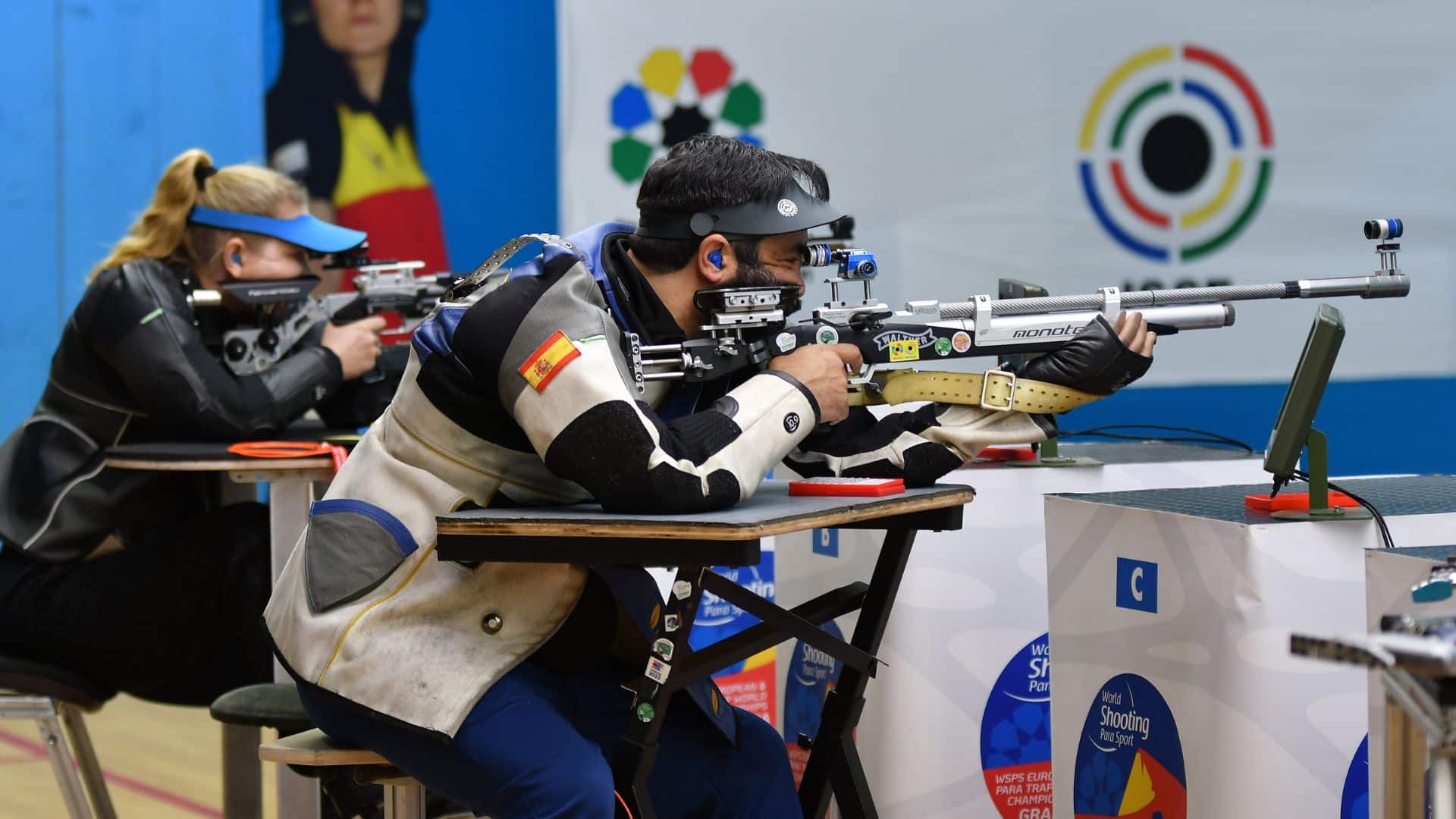 Juan Saavedra dispara al bronce en el Europeo de Granada
