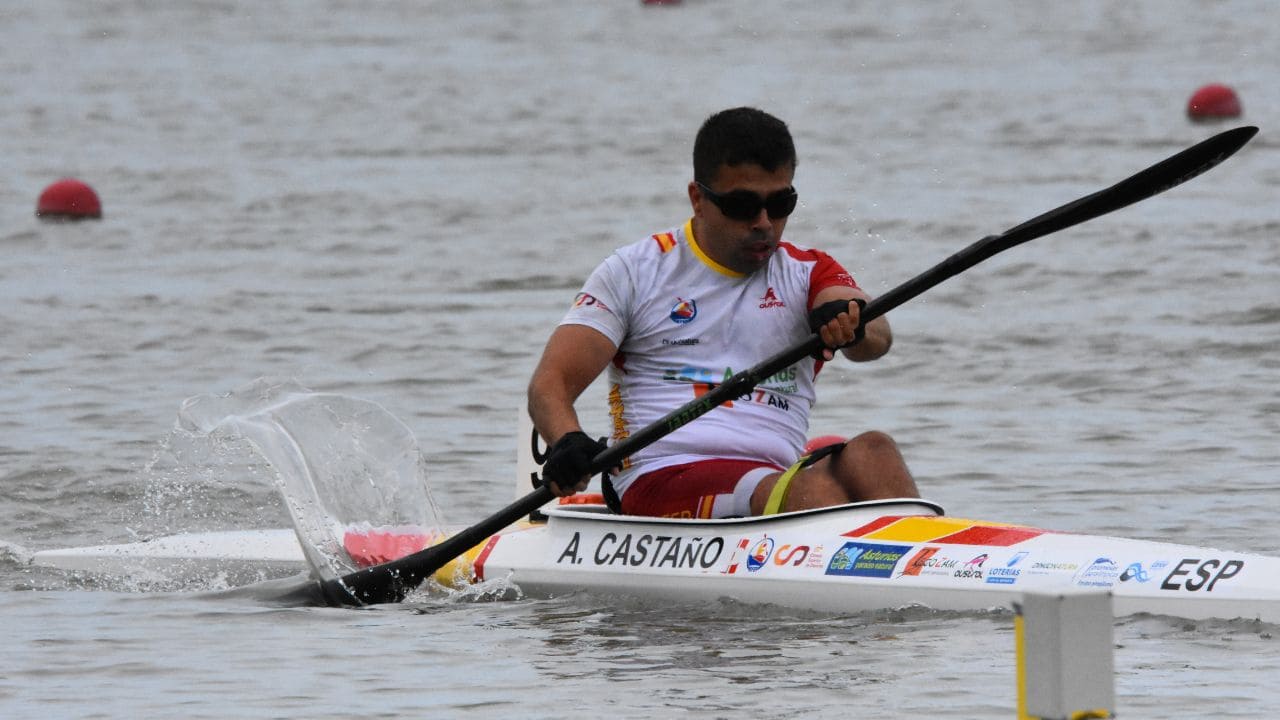 Adrián Castaño kayak piragüismo paralímpico