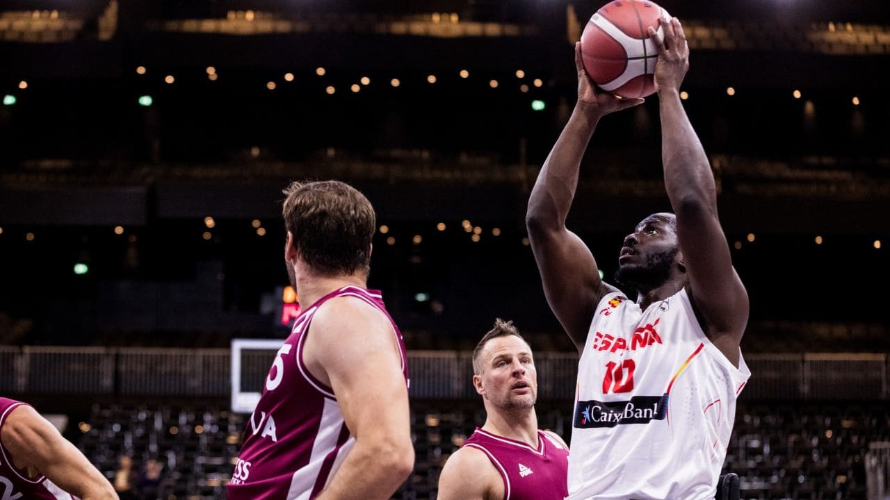 Amadou Diallo baloncesto en silla ruedas