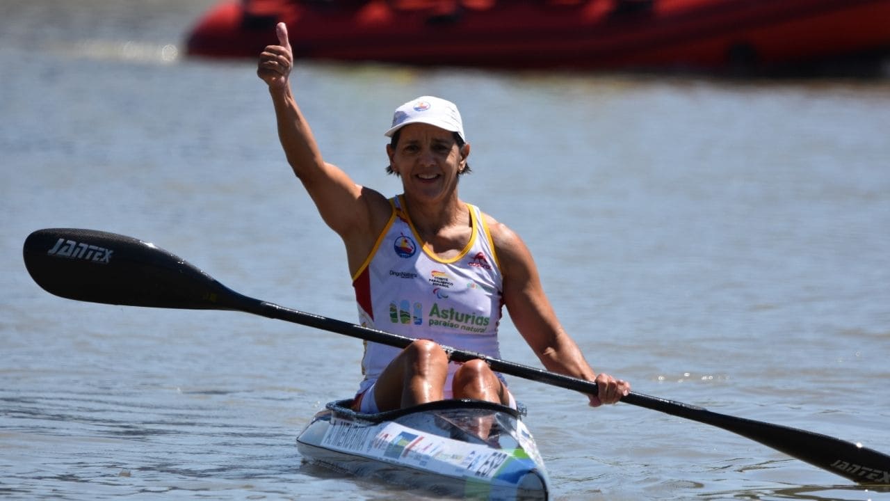 Araceli Menduiña piragüismo paralímpico kayak