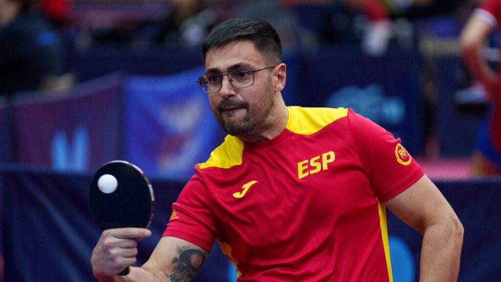 Javier López Sayago, de la ferretería a la élite del tenis de mesa