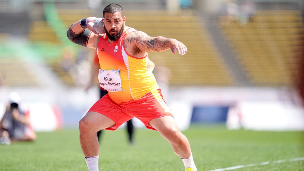 Kim López lanzador de peso atletismo paralímpico